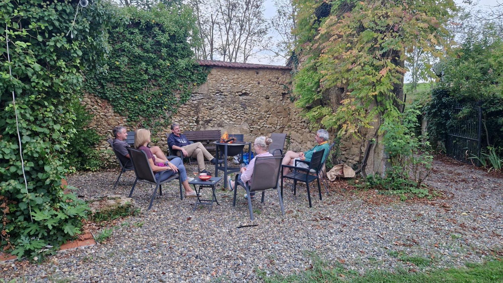 Le Peyroutet Apartment Cazaux-Villecomtal Bagian luar foto